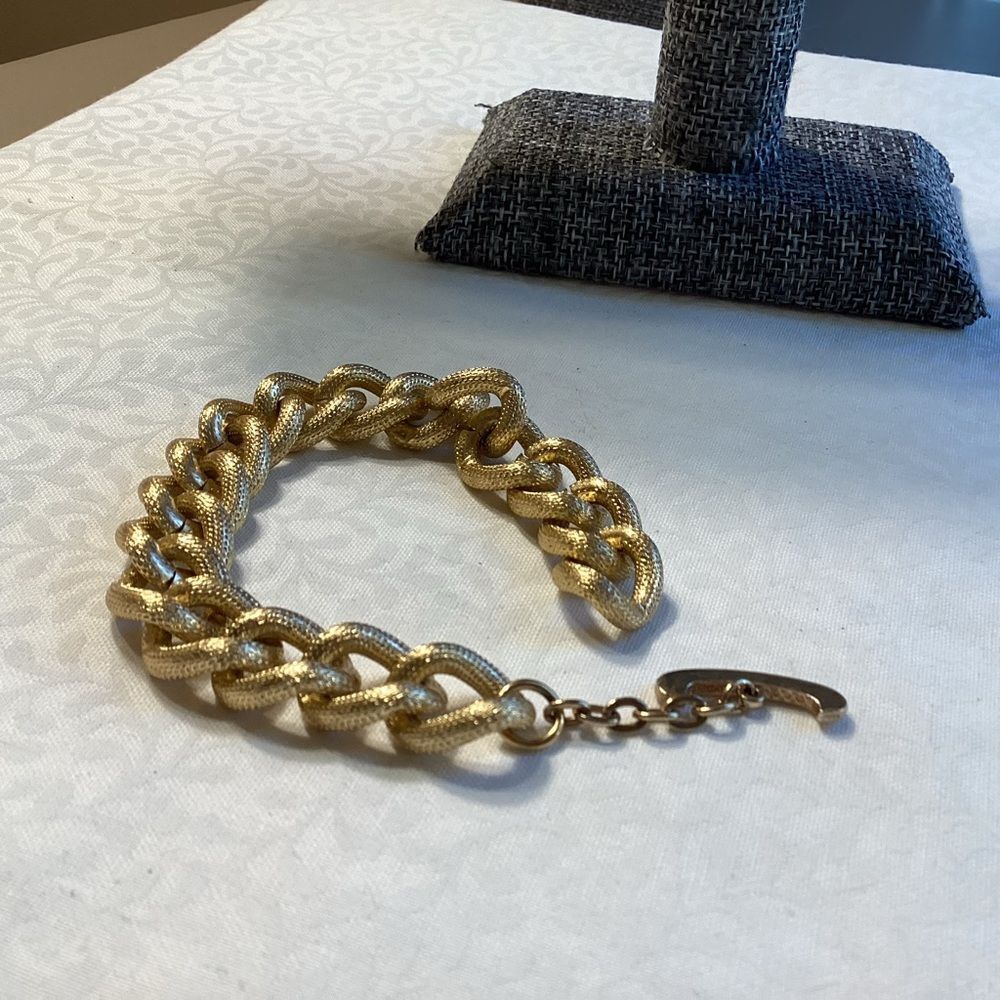 GoldtoneโChainโBracelet
